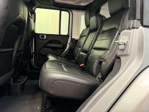 Used 2018 Jeep Wrangler Unlimited Sahara w/ Uconnect 4C Nav & Sound Group AWD/4WD image 29