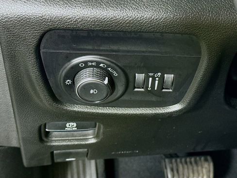 Used 2023 Jeep Grand Cherokee L Limited AWD/4WD image 20