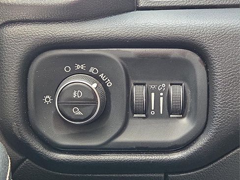 Used 2024 RAM 2500 Laramie AWD/4WD image 20