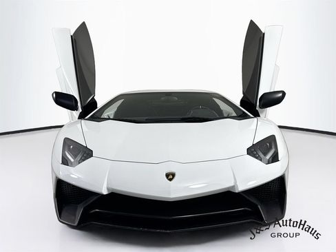 Used 2016 Lamborghini Aventador LP 750-4 Superveloce AWD/4WD image 2