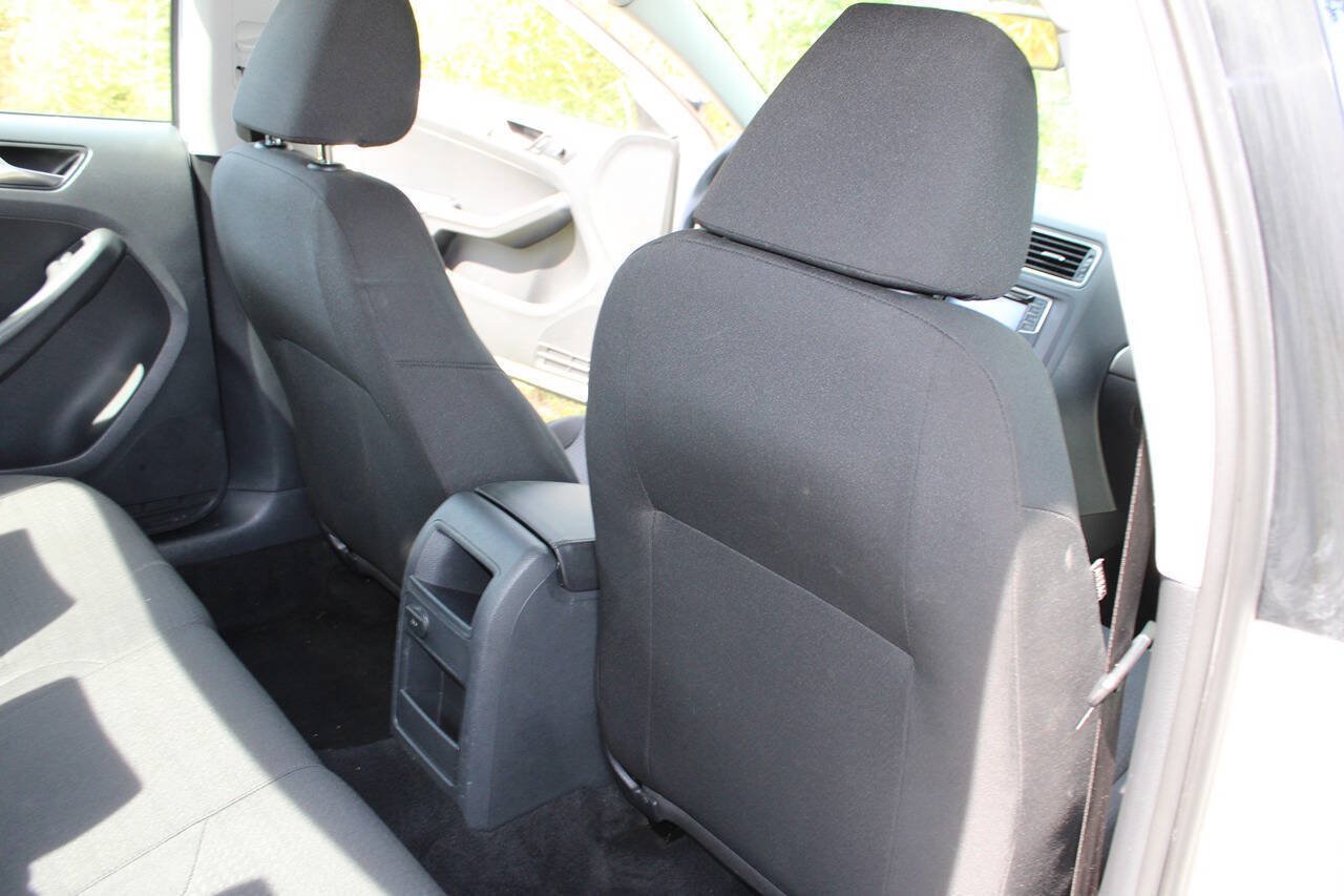 Used 2016 Volkswagen Jetta SE FWD image 40