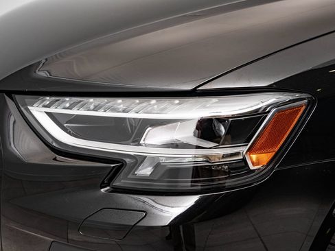 Certified 2025 Audi A8 L 3.0T w/ Executive Package AWD/4WD image 15