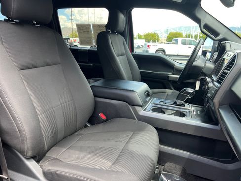 Used 2016 Ford F150 XLT w/ Equipment Group 302A Luxury AWD/4WD image 31