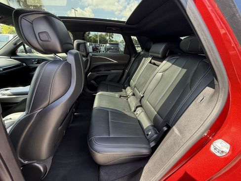 Used 2024 Cadillac Lyriq Sport RWD image 30
