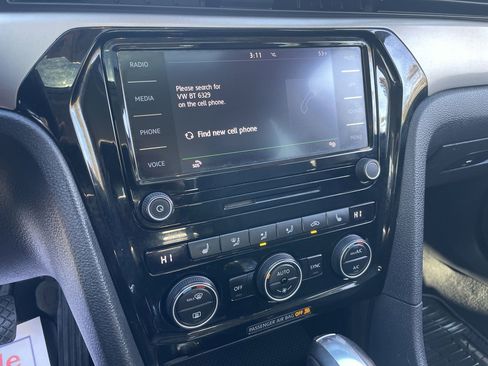 Used 2021 Volkswagen Passat 2.0T SE image 32