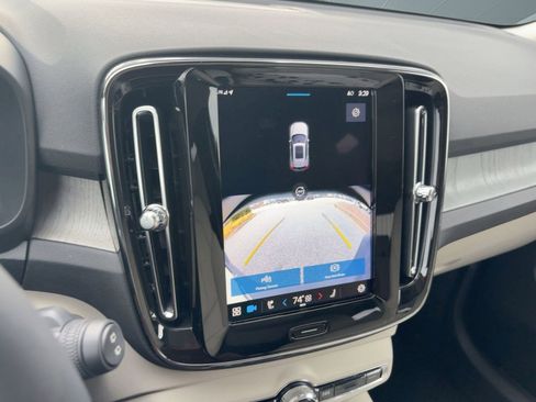 Certified 2024 Volvo XC40 B5 Plus w/ Climate Package image 24