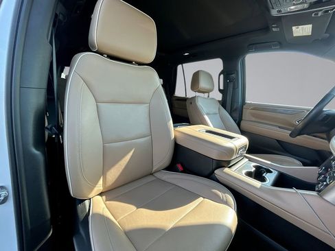 Used 2023 Chevrolet Tahoe Premier w/ Premium Package 2 RWD image 16