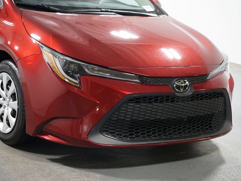 Certified 2022 Toyota Corolla LE FWD image 4