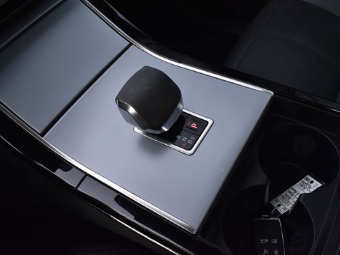 Used 2024 Land Rover Range Rover Velar S image 36