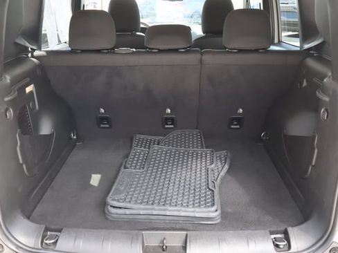 Used 2023 Jeep Renegade Trailhawk AWD/4WD image 20