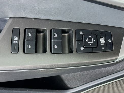 Used 2023 Kia EV6 Wind image 15