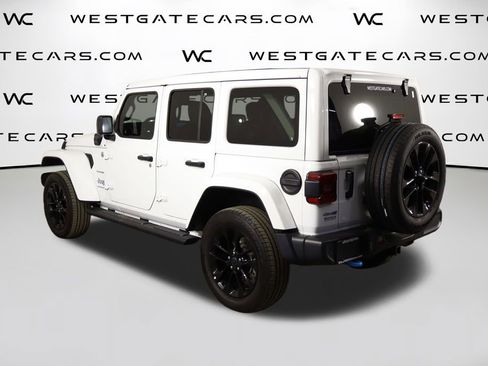 Used 2024 Jeep Wrangler Unlimited Sahara w/ Technology Group AWD/4WD image 49