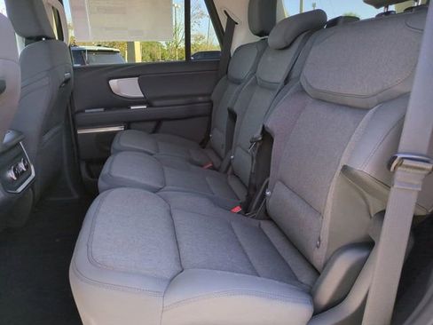 New 2026 Ford Expedition Active image 14