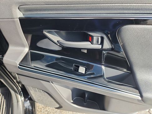 Used 2023 Toyota bZ4X Limited image 32