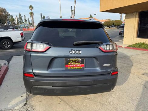Used 2019 Jeep Cherokee Latitude Plus w/ Comfort/Convenience Group image 4
