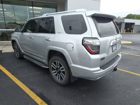 Used 2022 Toyota 4Runner Limited AWD/4WD image 12