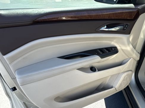 Used 2014 Cadillac SRX Luxury w/ Driver Awareness Package image 23