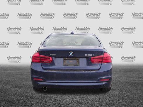 Used 2018 BMW 320i xDrive Sedan image 9