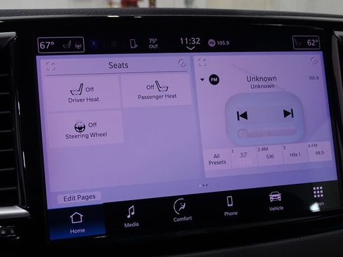 Used 2024 Chrysler Pacifica Touring-L image 28