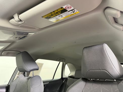 Used 2022 Toyota RAV4 XLE AWD/4WD image 26