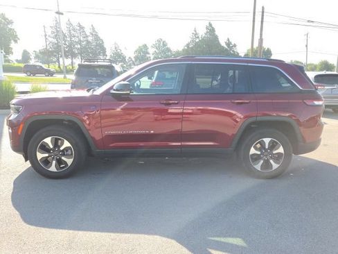 Used 2023 Jeep Grand Cherokee 4WD 4xe image 11