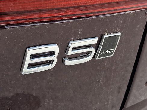 New 2026 Volvo XC60 B5 Ultra w/ Protection Package Premier AWD/4WD image 14