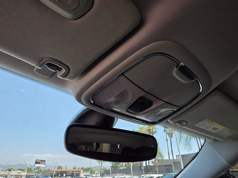 Used 2020 Jeep Cherokee Limited image 49