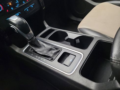 Used 2019 Ford Escape SEL image 26