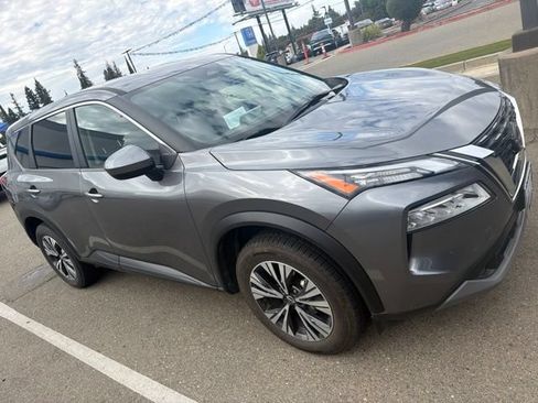 Used 2023 Nissan Rogue SV FWD image 3