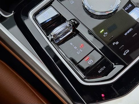 Certified 2023 BMW 760i xDrive AWD/4WD image 17