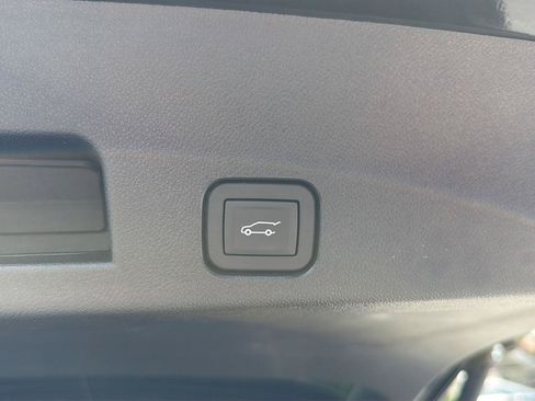 Certified 2024 Chevrolet Traverse RS FWD image 37