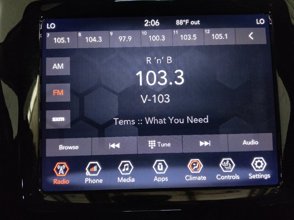 Used 2019 Jeep Cherokee Limited FWD image 25