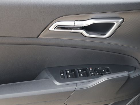 New 2026 Kia Sportage LX FWD image 24