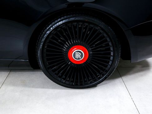 Used 2017 Rolls-Royce Dawn RWD image 33