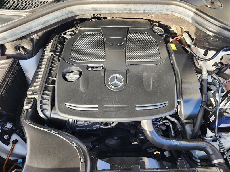 Used 2015 Mercedes-Benz ML 350 4MATIC w/ Premium 1 Package image 11