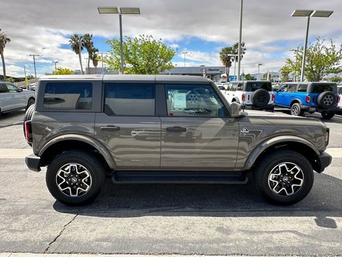 New 2026 Ford Bronco Outer Banks AWD/4WD image 9