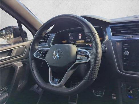 Used 2022 Volkswagen Tiguan SE R-Line image 29