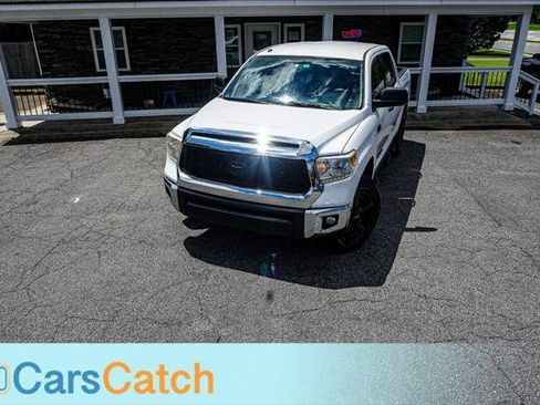 Used 2017 Toyota Tundra SR5 w/ SR5 Upgrade Package AWD/4WD image 2