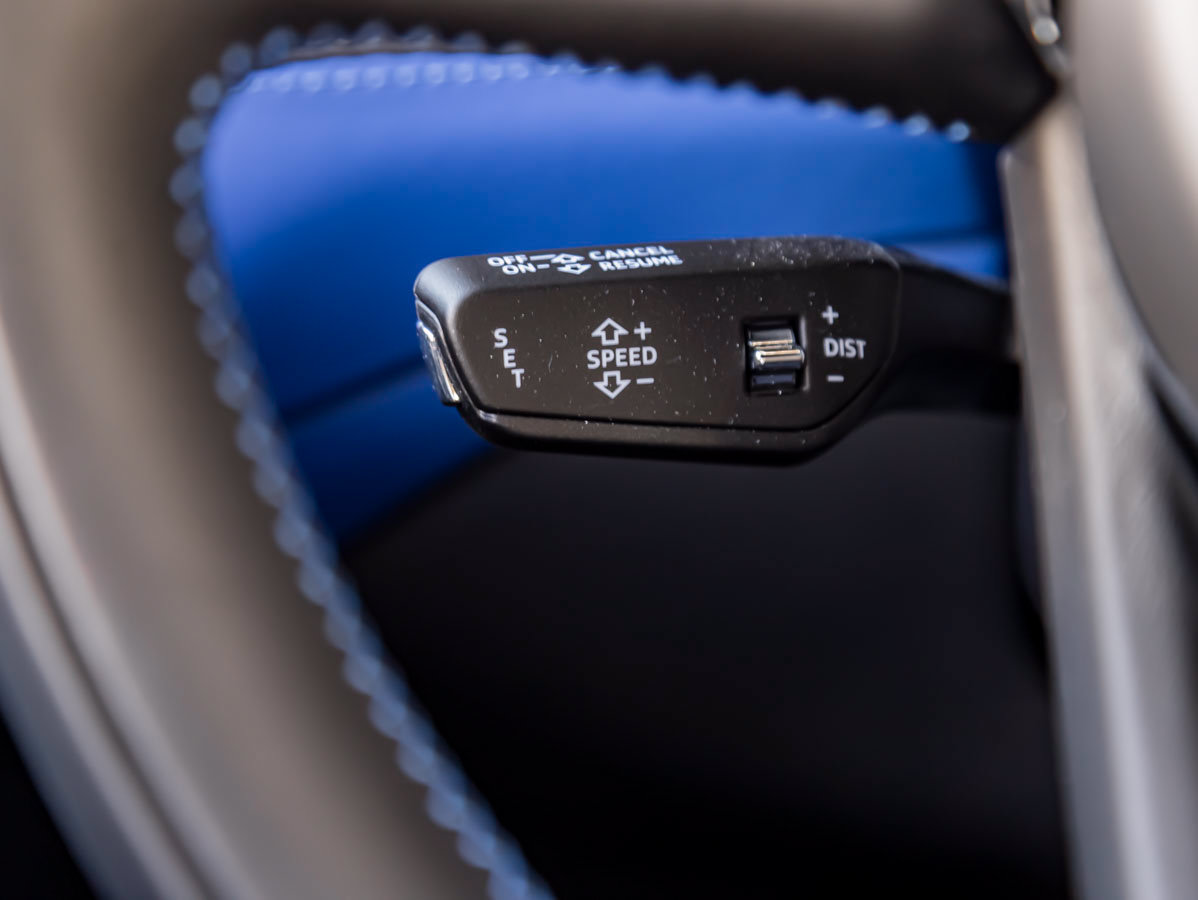 Certified 2025 Bentley Bentayga AWD/4WD image 24