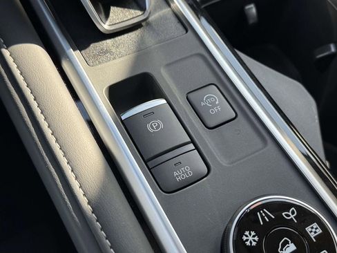 New 2026 Nissan Pathfinder SL image 16