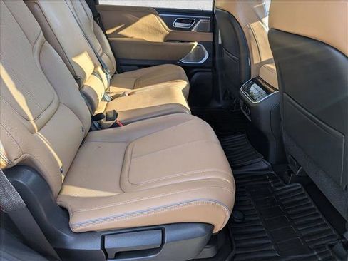 Used 2025 INFINITI QX80 Sensory image 20