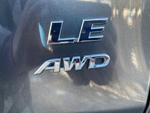Used 2020 Toyota RAV4 LE image 8