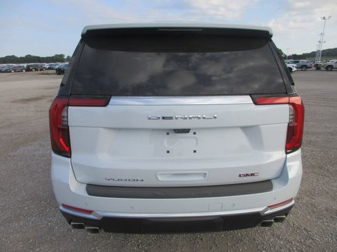 New 2026 GMC Yukon Denali w/ Denali Reserve Package AWD/4WD image 5