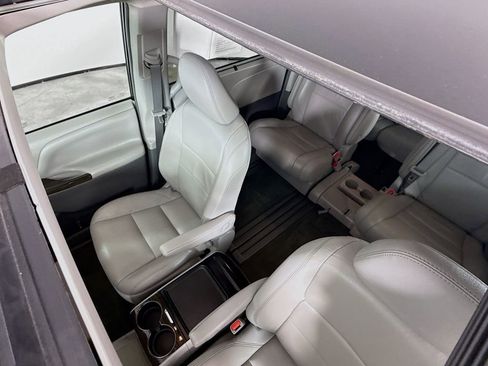 Certified 2017 Toyota Sienna XLE image 21