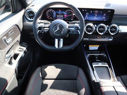 New 2025 Mercedes-Benz GLB 250 GLB 250 image 11