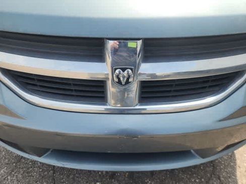 Used 2010 Dodge Journey SXT w/ Flexible Seating Group FWD image 17