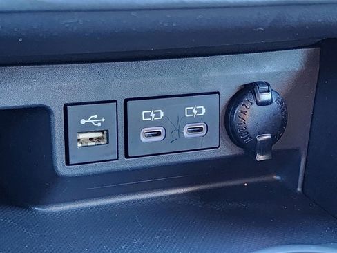 Used 2023 Toyota Highlander XLE image 25