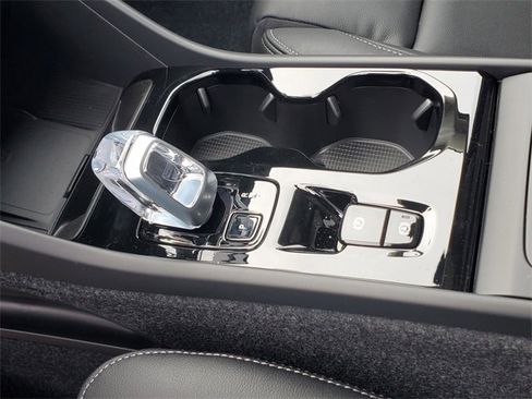 New 2026 Volvo XC40 B5 Plus w/ Protection Package Premier image 25