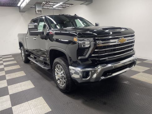 Used 2026 Chevrolet Silverado 3500 LTZ w/ LTZ Premium Package image 11