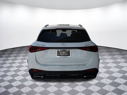 Used 2026 Mercedes-Benz GLC 300 4MATIC image 10